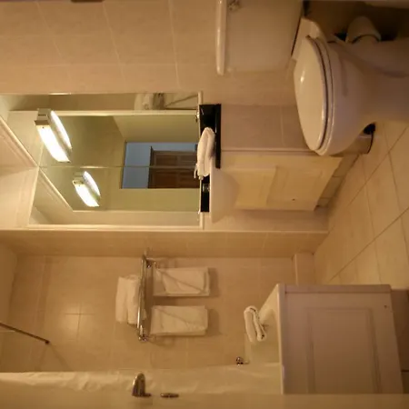 Hotel Newport Ξενοδοχείο 3*