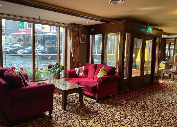 Hotel Newport Отель 3*